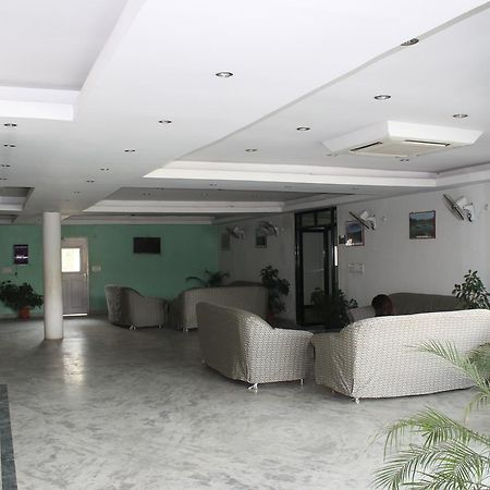 Kitchen Hut Hotel Nepalgunj Esterno foto